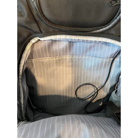 Kroser Computer and Charge Backpack - Picture 6 of 8